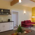 فندق Garni Poelzl 4*