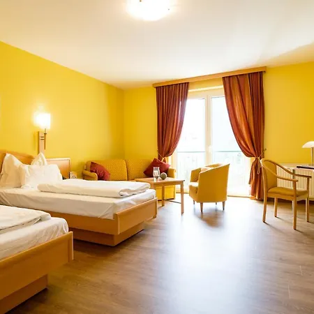 Hotel Garni Poelzl 4*