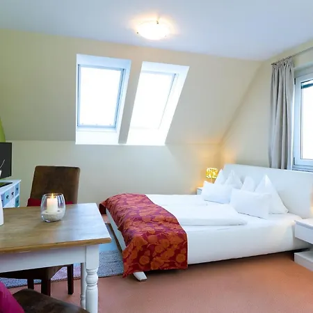 Hotel Garni Poelzl 4*