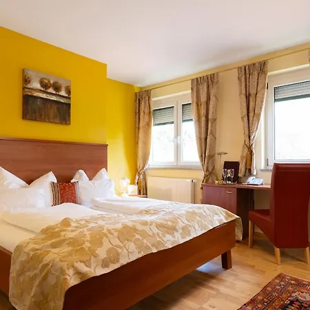 Garni Poelzl Hotel