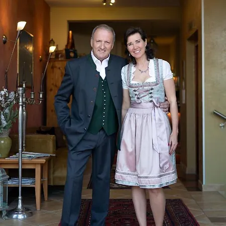 Hotel Garni Poelzl 4*