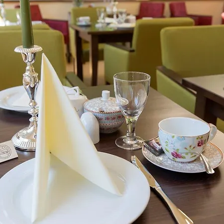 Garni Poelzl Hotel 4*