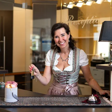 Garni Poelzl Hotel 4*