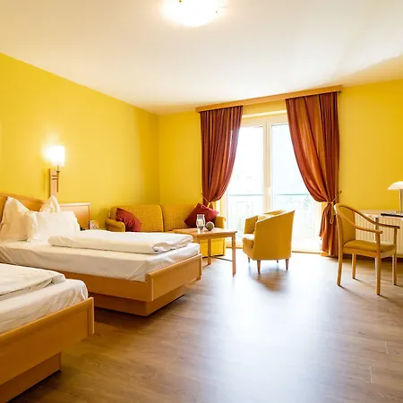Garni Poelzl Hotel 4*