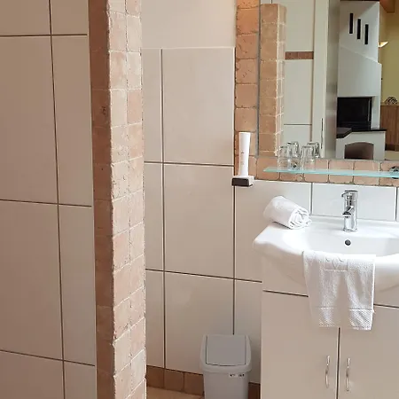 Garni Poelzl Hotel 4*