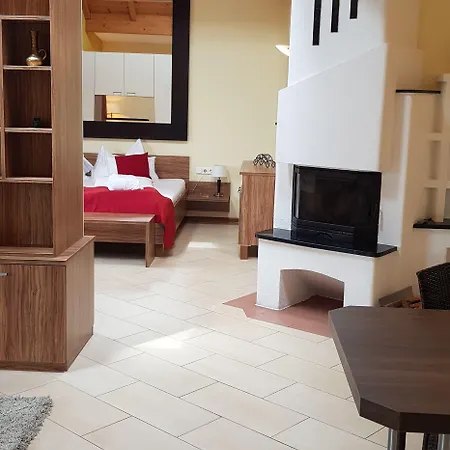 Hotel Garni Poelzl 4*