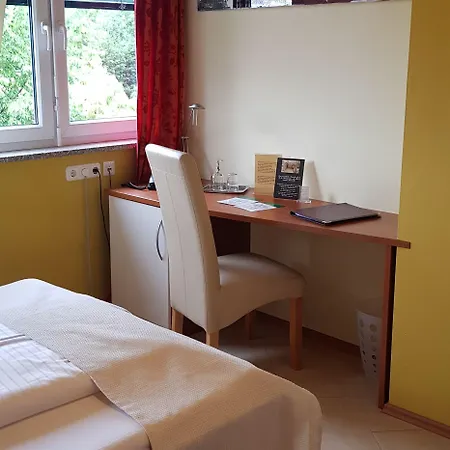 Garni Poelzl Hotel 4*