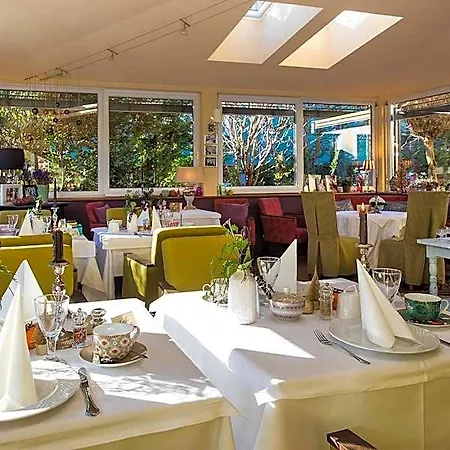 Hotel Garni Poelzl 4*