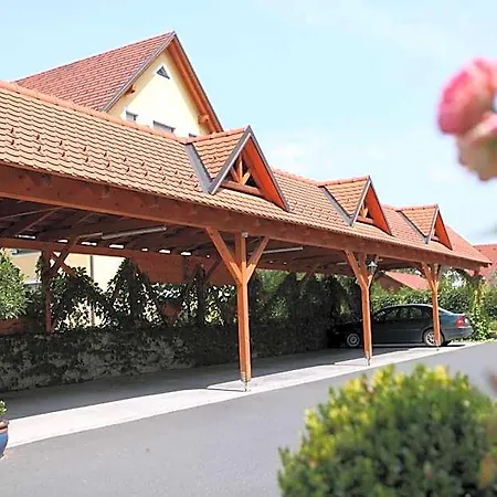 Garni Poelzl 4*