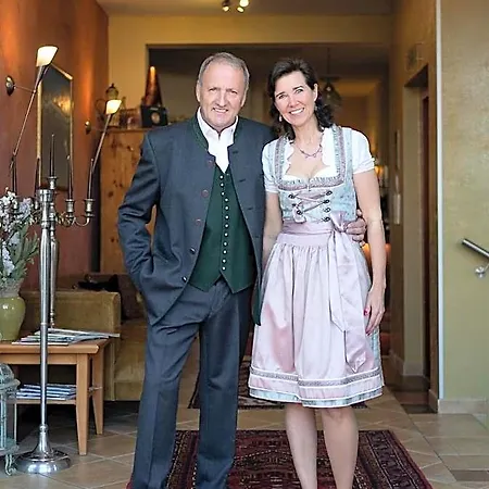Garni Poelzl