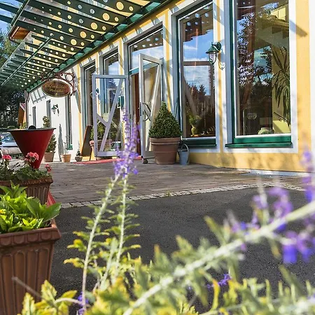 Hotel Garni Poelzl 4*