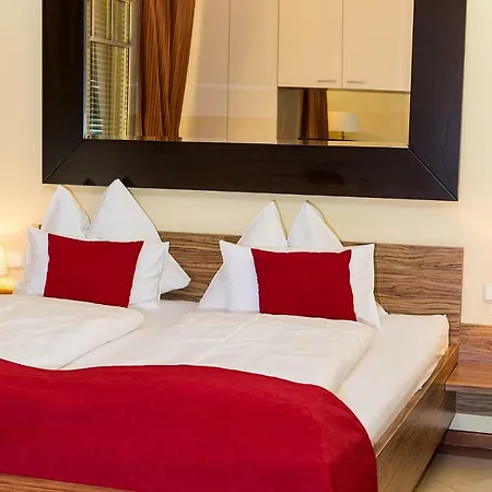 Garni Poelzl Hotel 4*