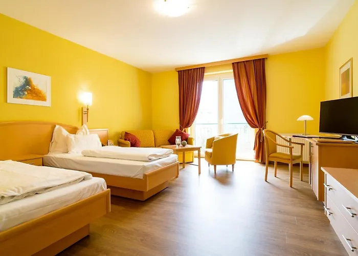 Hotel Garni Poelzl 4*
