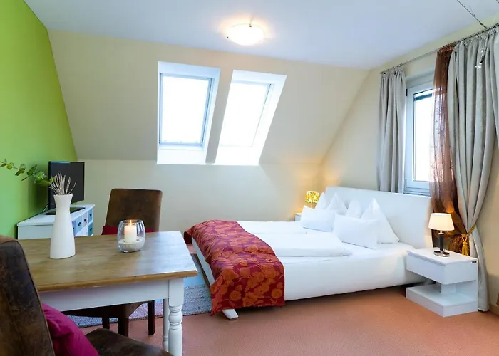 Hotel Garni Poelzl 4*