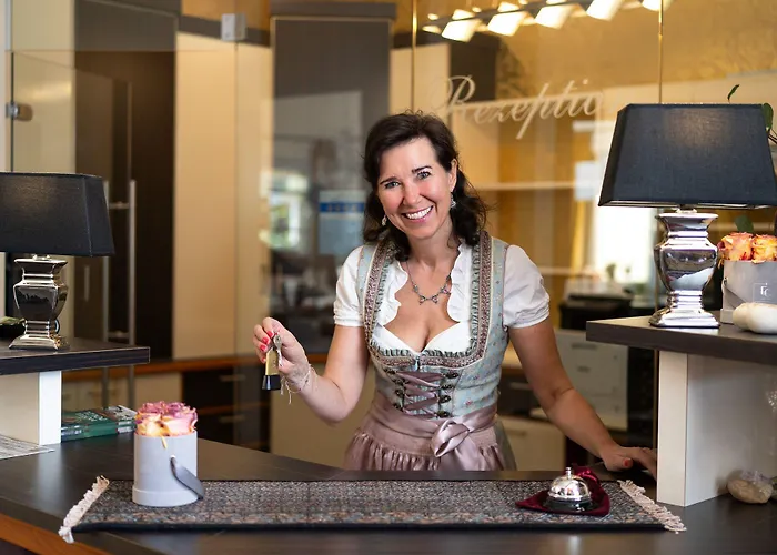 Garni Poelzl Hotel 4*