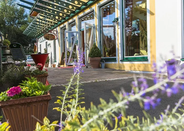 Hotel Garni Poelzl 4*